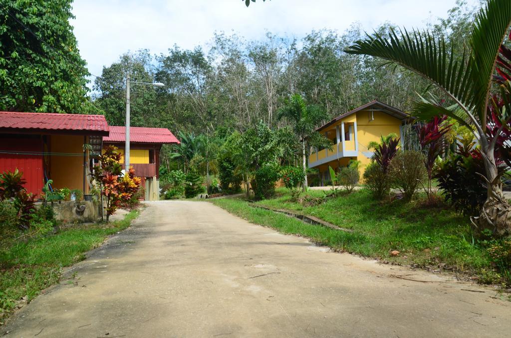 Country House Pulai Holiday Village Gua Musang Exterior photo